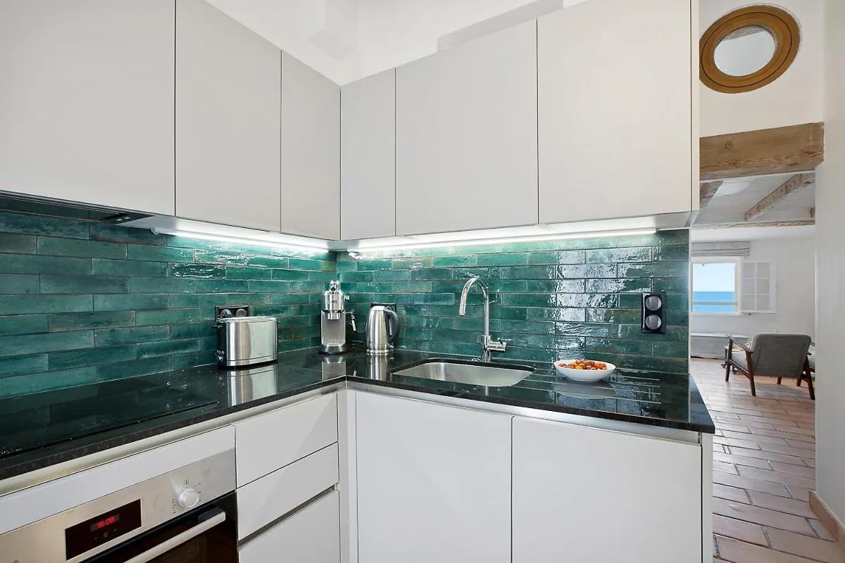 The Sea Apartment 2 - Sea View On The Ramparts Of Old Town Antibes